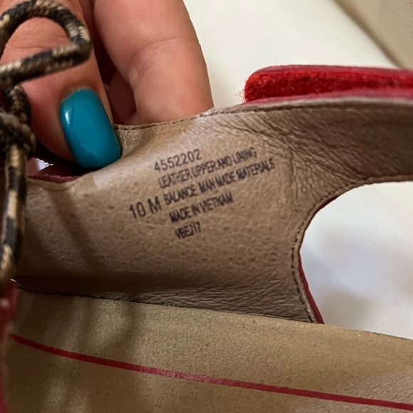 Bionica women’s red leather wedge heel sandal size 11 summer comfortable - Picture 7 of 8